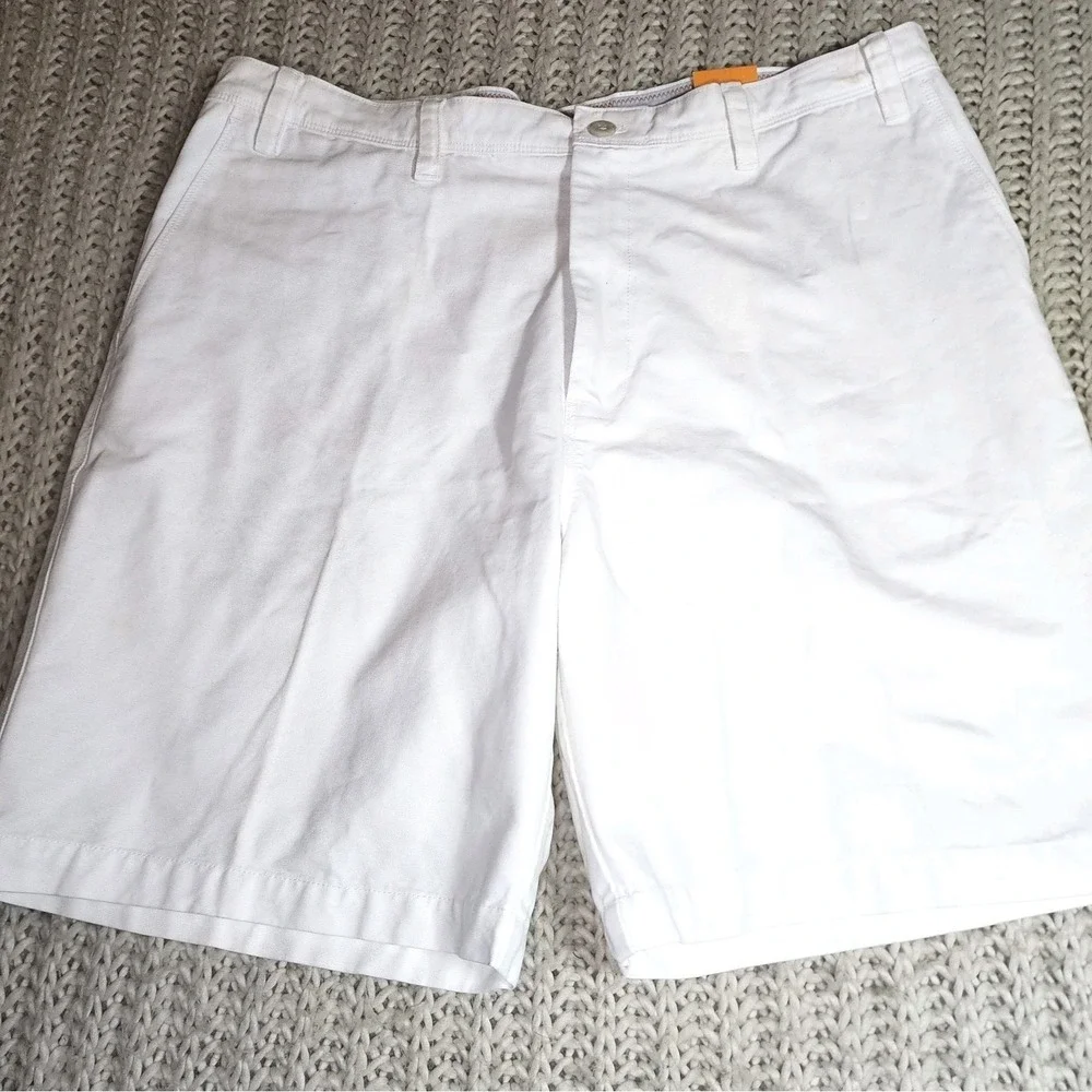 NWT Men's IZOD Utility Cargo Shorts 9